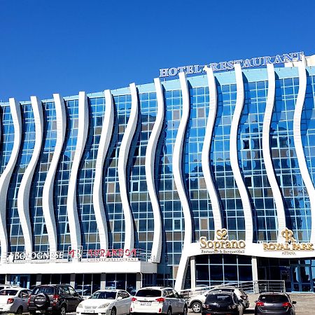 Reikartz Park Astana Ex-Royal Park Hotel & Spa Exterior photo